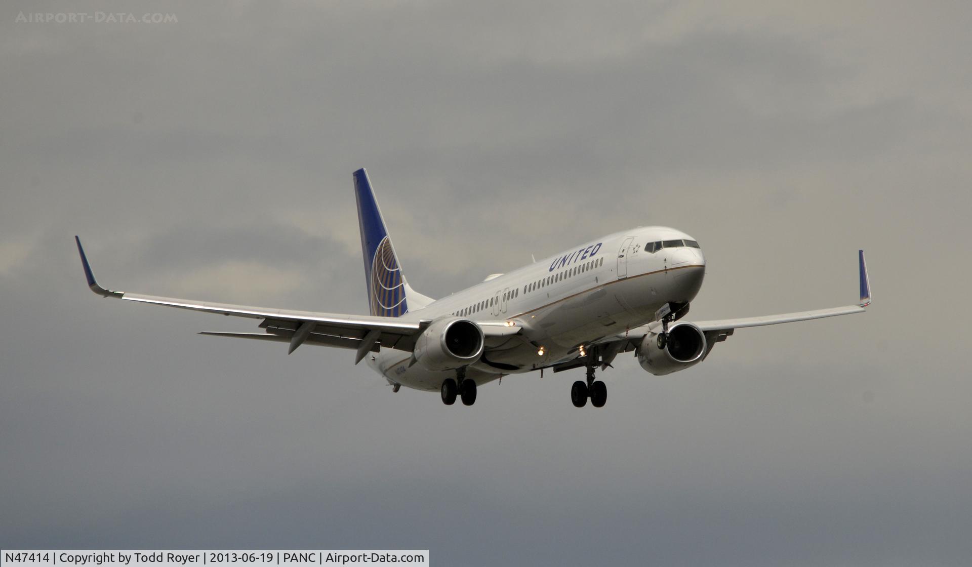 N47414, 2008 Boeing 737-924/ER C/N 32827, Arriving at Anchorage
