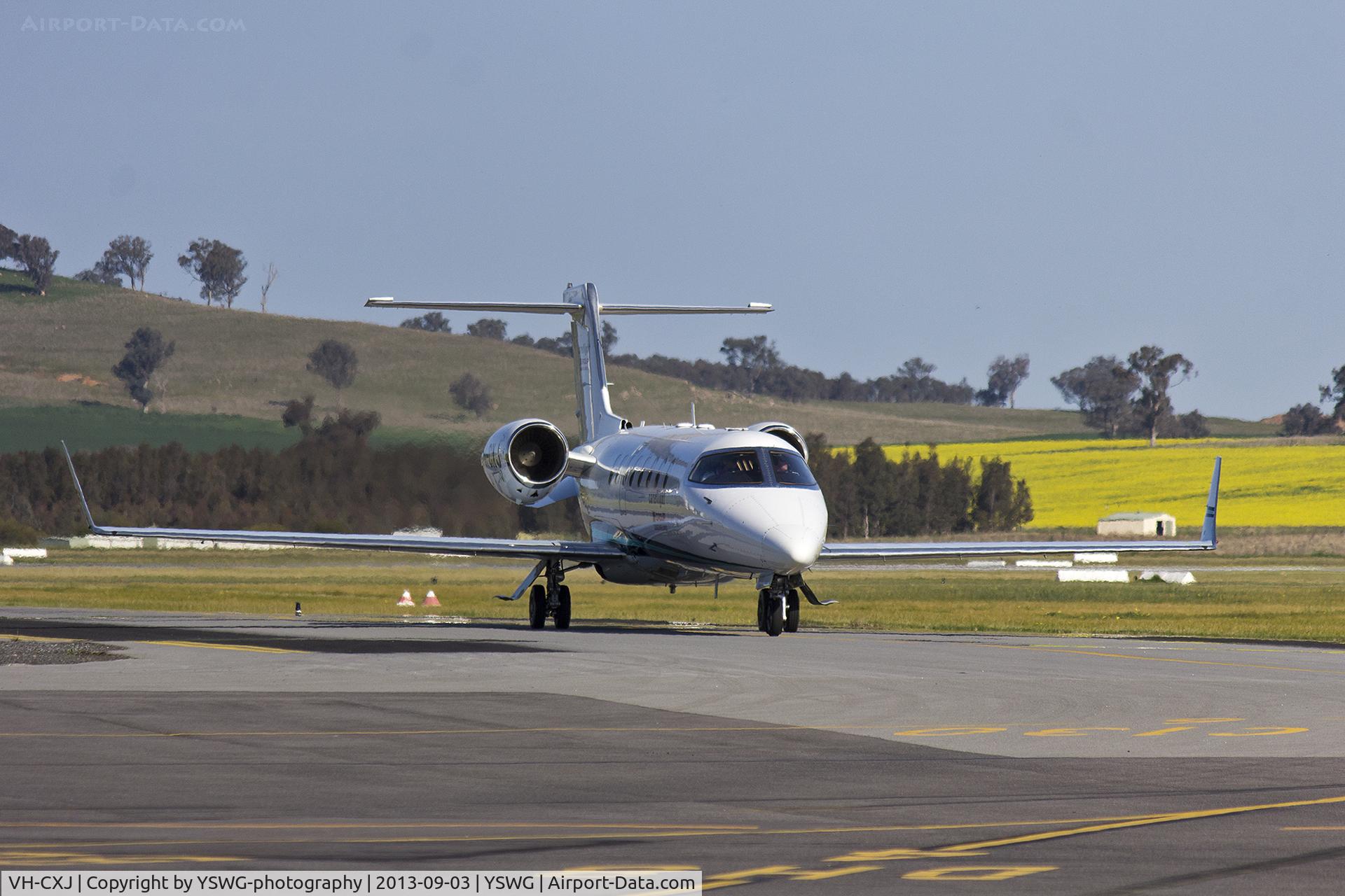 VH-CXJ, Learjet 45 C/N 152, CMS Air Ambulance (VH-CXJ) Bombardier Learjet 45 taxiing at Wagga Wagga Airport.