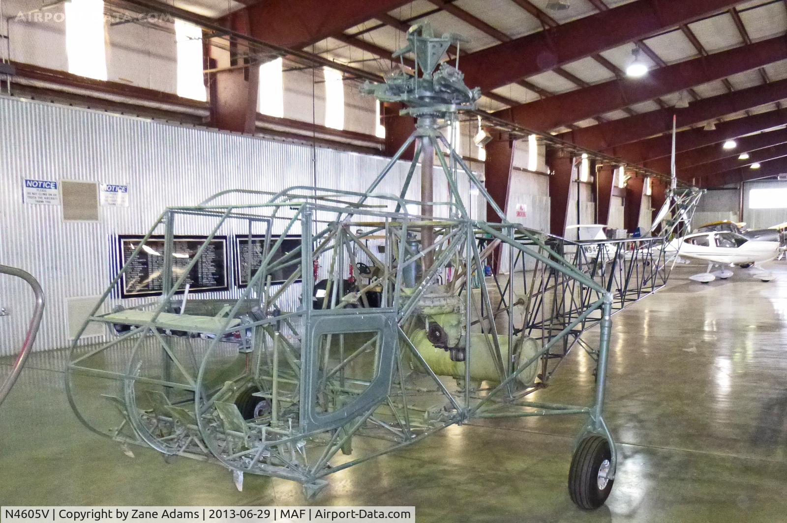 N4605V, Sikorsky R-4B C/N 95, In the CAF hangar at Midland International