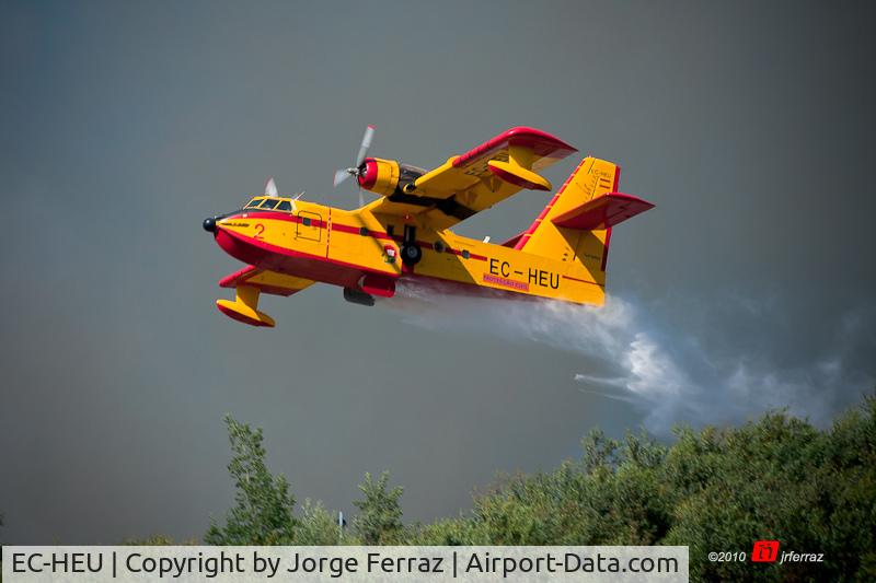 EC-HEU, 1974 Canadair CL-215-III (CL-215-1A10) C/N 1038, August, 2010.
Fighting a fire in Riba de Âncora (Caminha), Portugal.