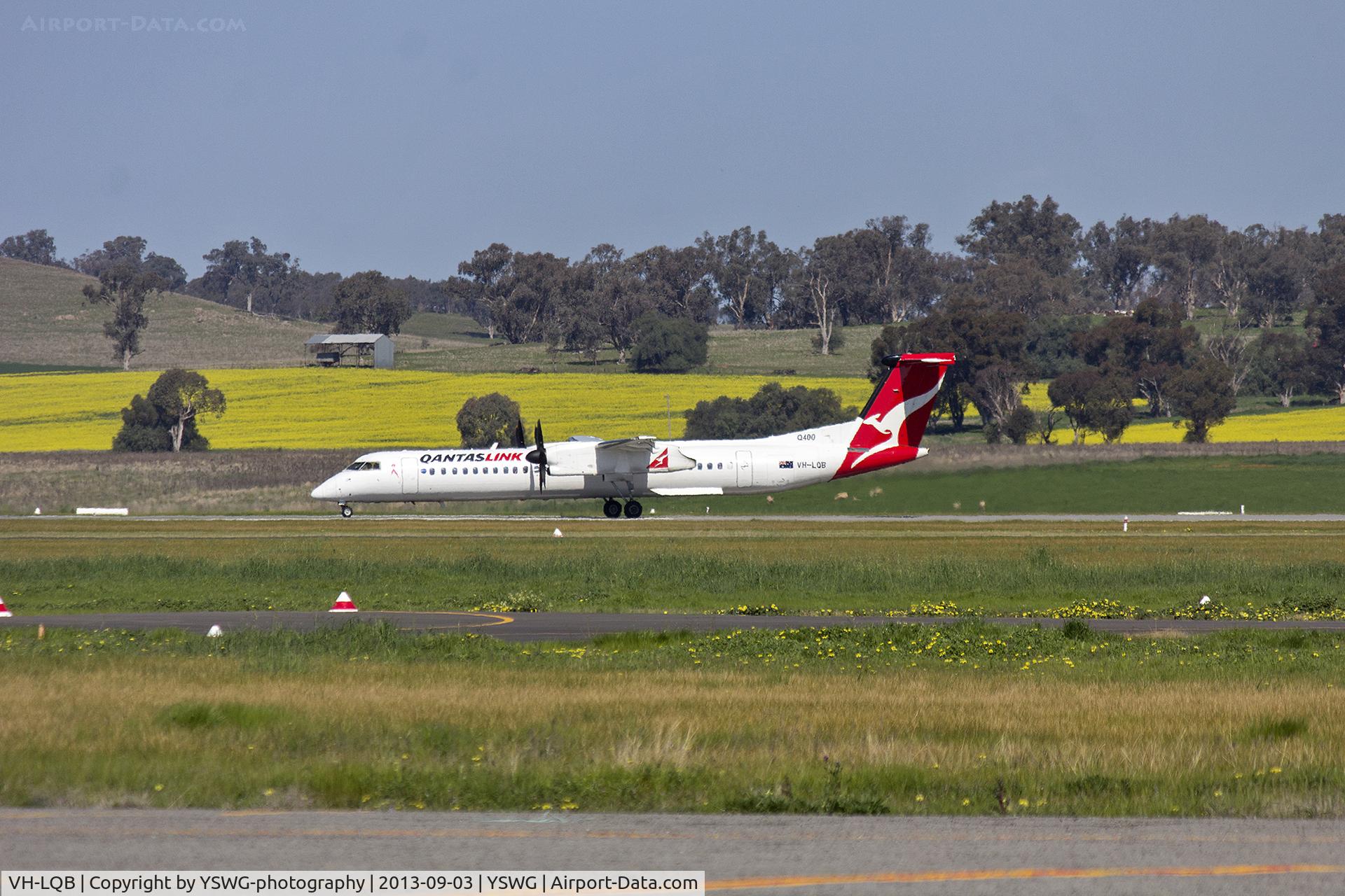 VH-LQB, 2010 Bombardier DHC-8-402 Dash 8 C/N 4343, QantasLink (VH-LQB) Bombardier Dash 8 Q400 taking off from Wagga Wagga Airport.
