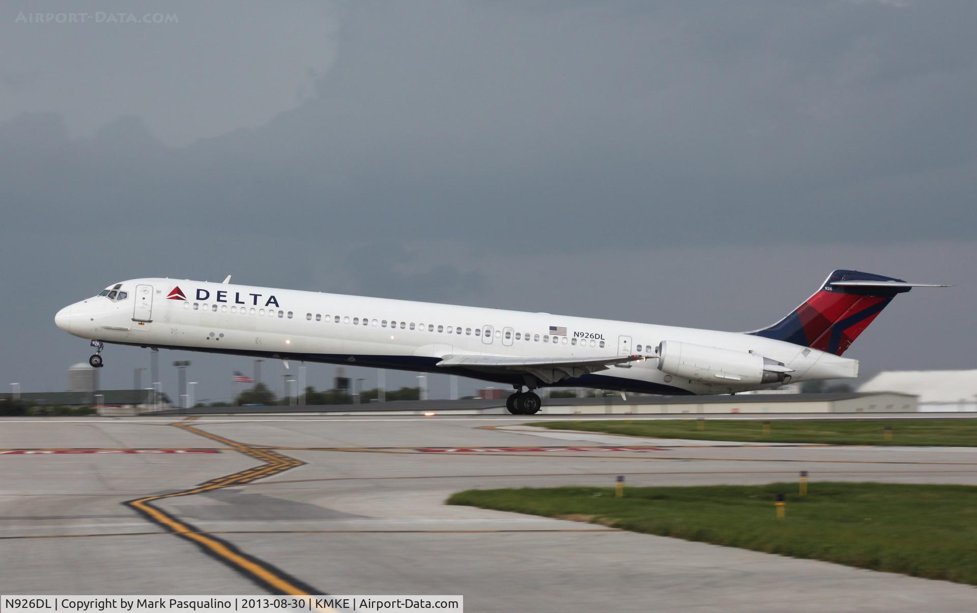N926DL, 1988 McDonnell Douglas MD-88 C/N 49713, MD-88