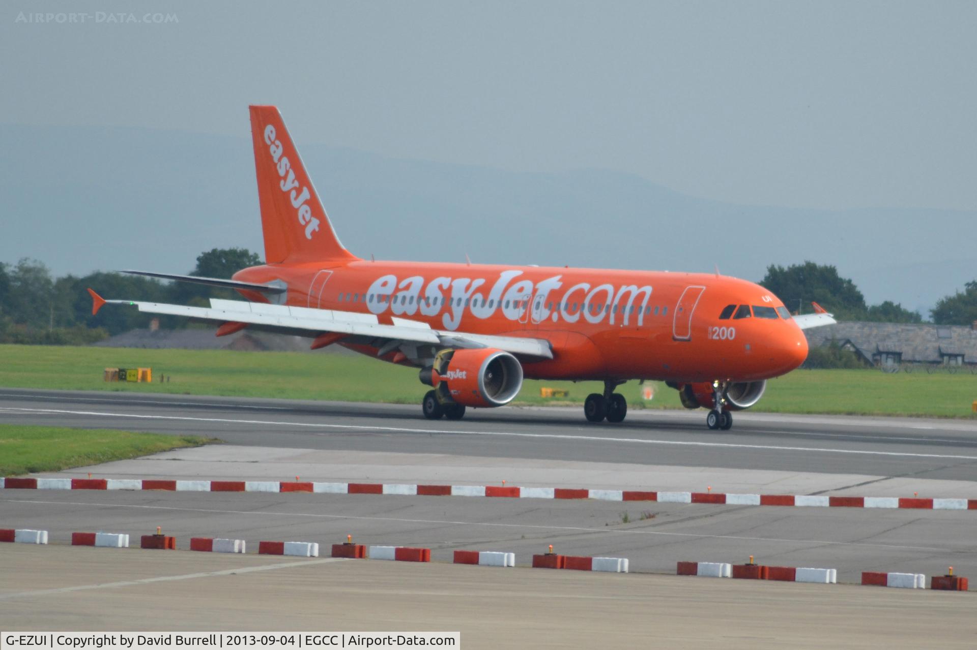 G-EZUI, 2011 Airbus A320-214 C/N 4721, EasyJet Airbus A320-214 landing Manchester Airport.