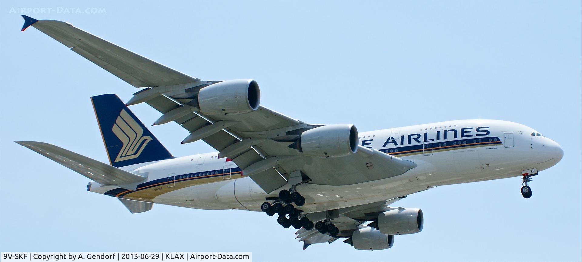 9V-SKF, 2008 Airbus A380-841 C/N 012, Singapore Airlines, is approaching Los Angeles(KLAX)