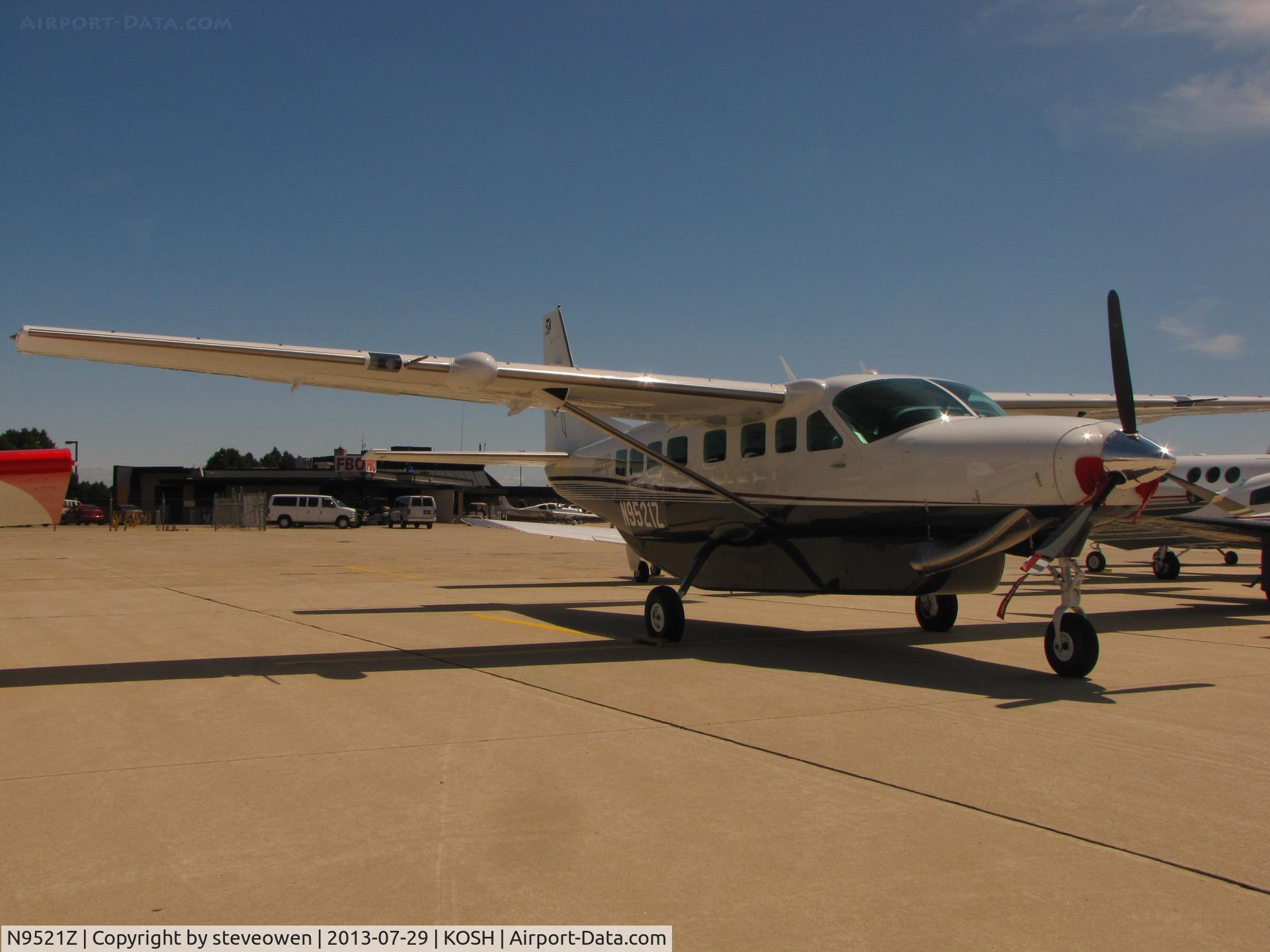 N9521Z, Cessna 208B C/N 208B5019, Orion FBO ramp
