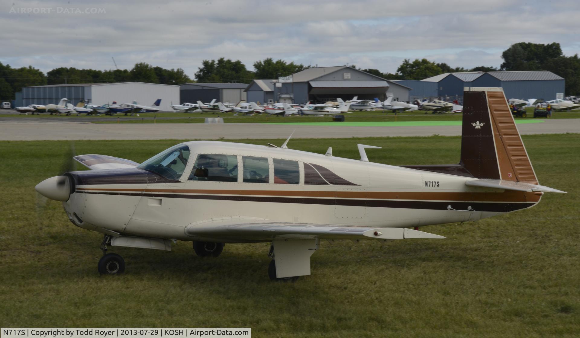 N717S, 1968 Mooney M20F Executive C/N 680202, Airventure 2013