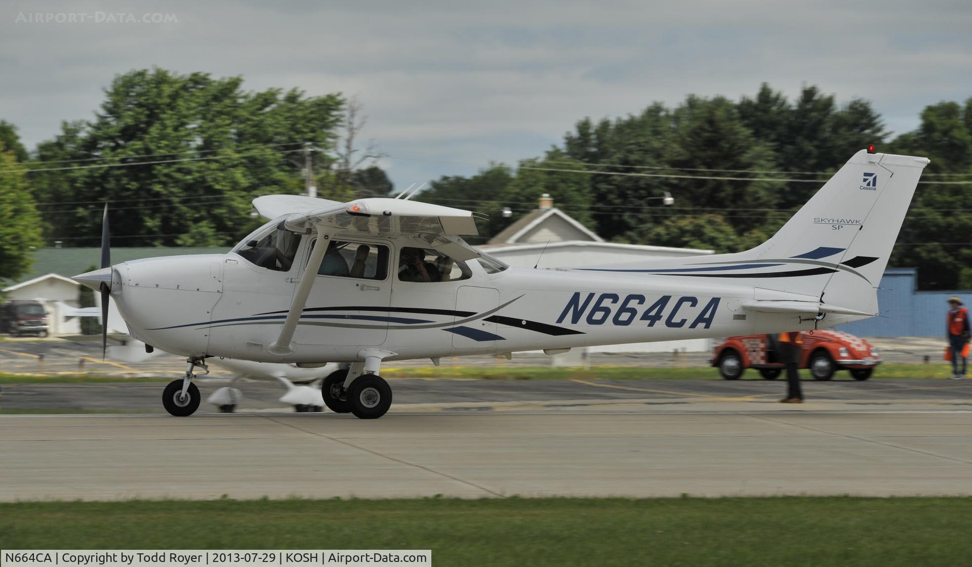 N664CA, 2006 Cessna 172S C/N 172S10135, Airventure 2013