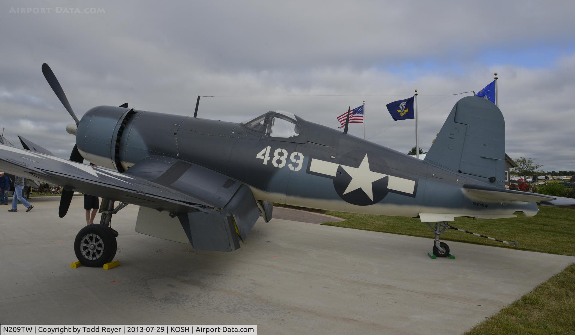 N209TW, Goodyear FG-1D Corsair C/N 3750, Airventure 2013