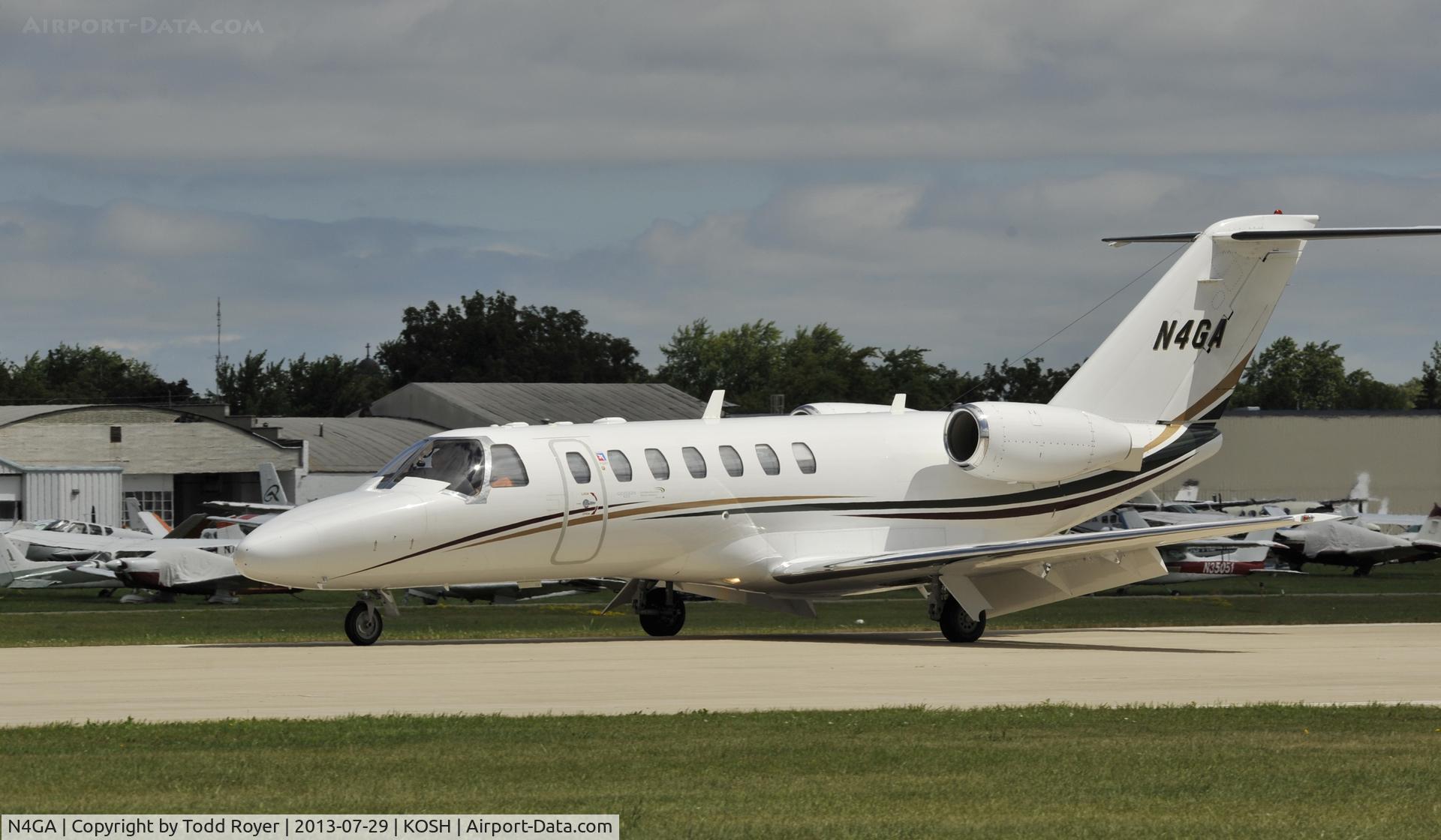 N4GA, 2005 Cessna 525B CitationJet CJ3 C/N 525B0055, Airventure 2013