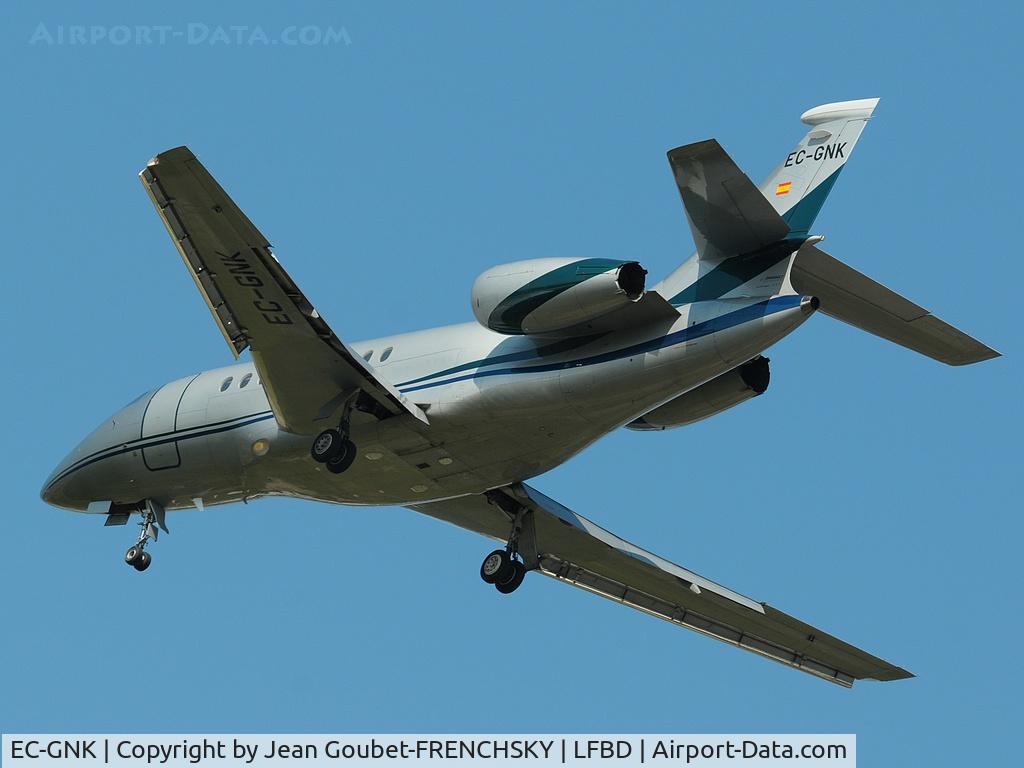 EC-GNK, Dassault Falcon 2000 C/N 037, Gestair Executive Jet landing runway 29