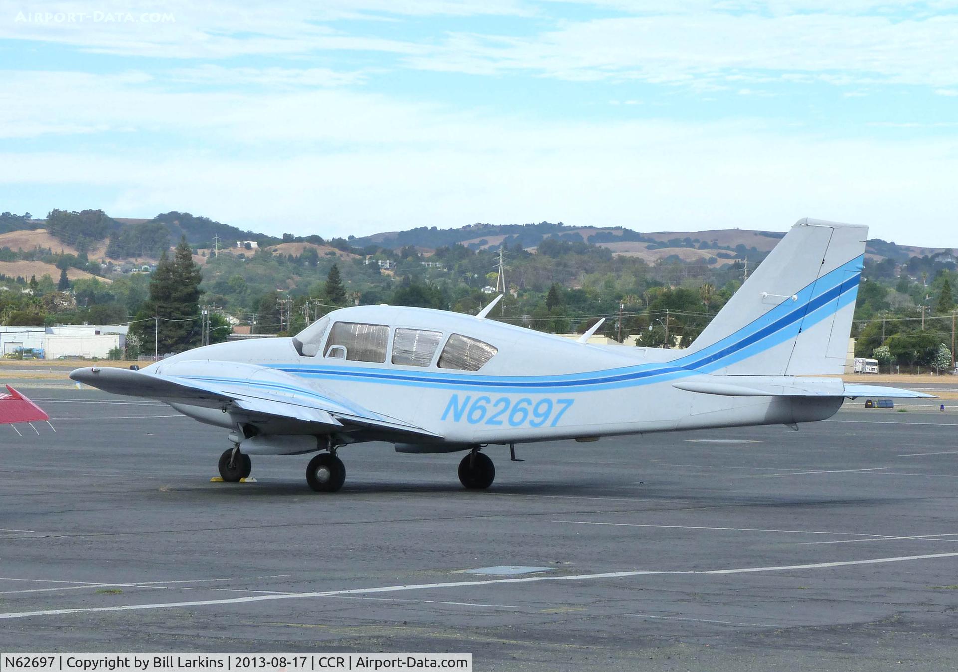 N62697, 1976 Piper PA-23-250 Aztec C/N 27-7654155, Visitor