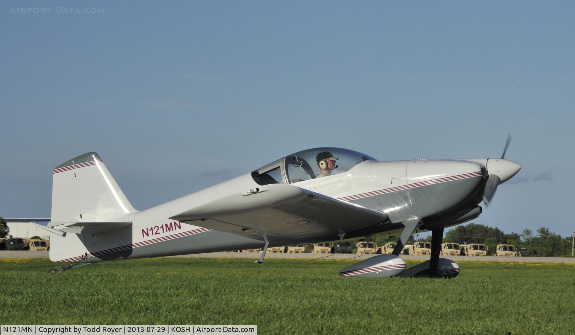 N121MN, 1997 Vans RV-6 C/N MN-01, Airventure 2013