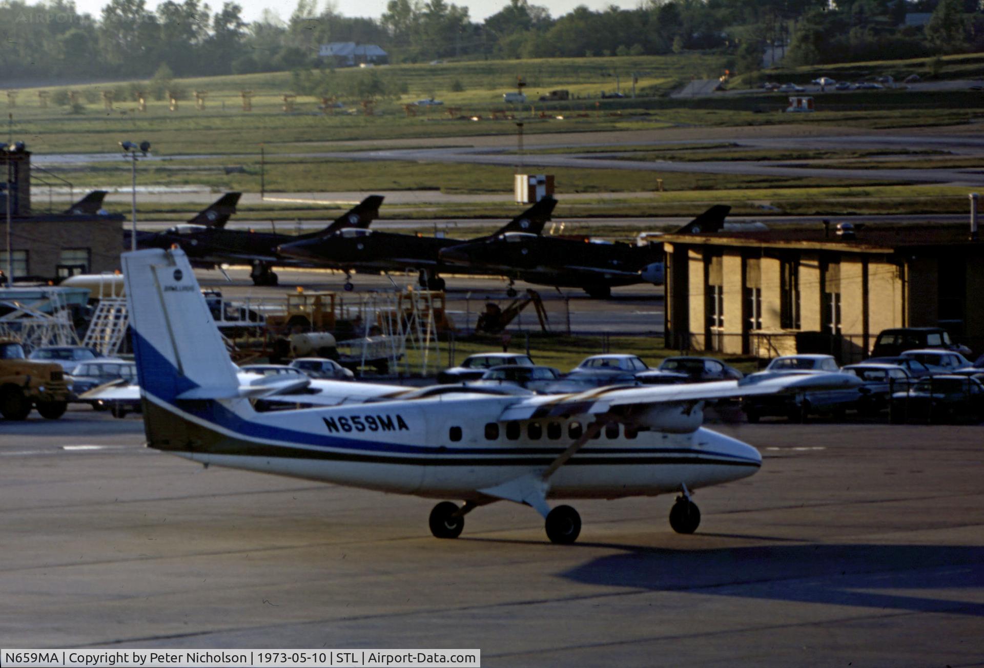 N659MA, 1969 De Havilland Canada DHC-6-200 Twin Otter C/N 229, Twin Otter 200 of Air Illinois as seen at St. Louis in May 1973.