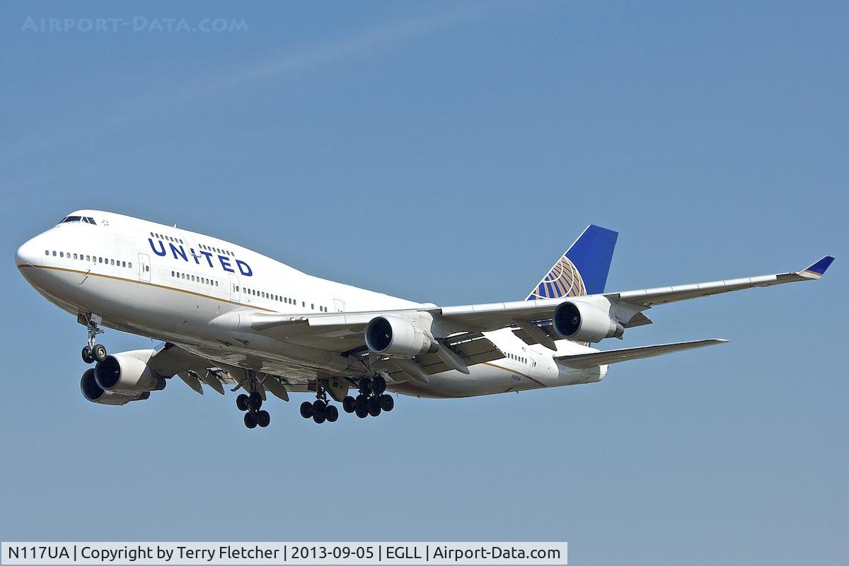 N117UA, 1999 Boeing 747-422 C/N 28810, On approach to London Heathrow