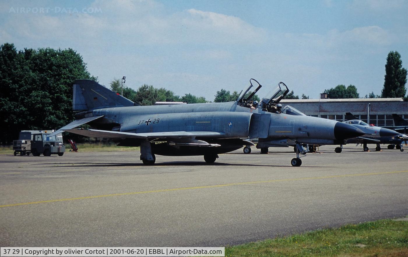 37 29, 1972 McDonnell Douglas F-4F Phantom II C/N 4420, Tiger meet 2001