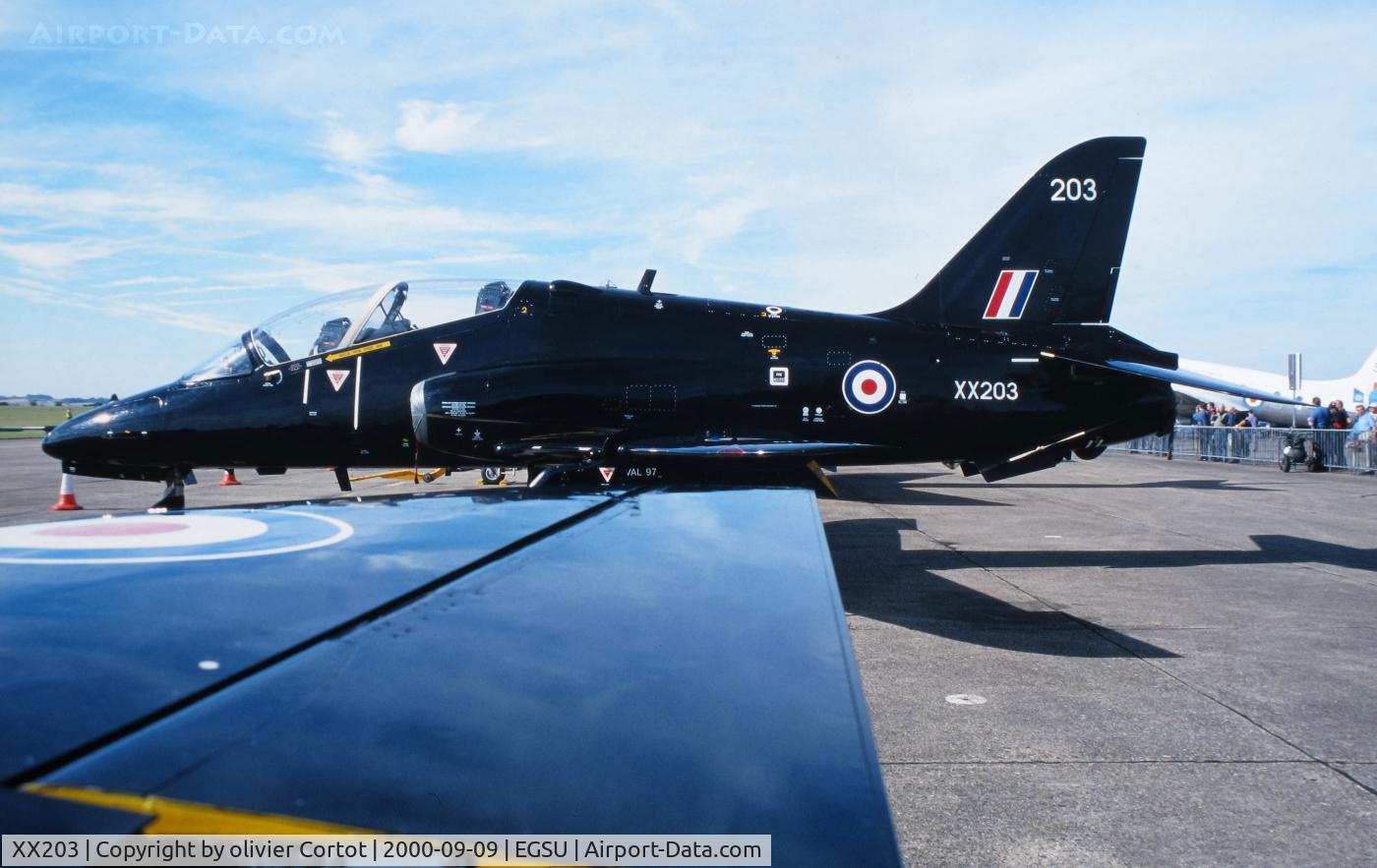 XX203, 1978 Hawker Siddeley Hawk T.1A C/N 050/312050, Duxford sept airshow 2000