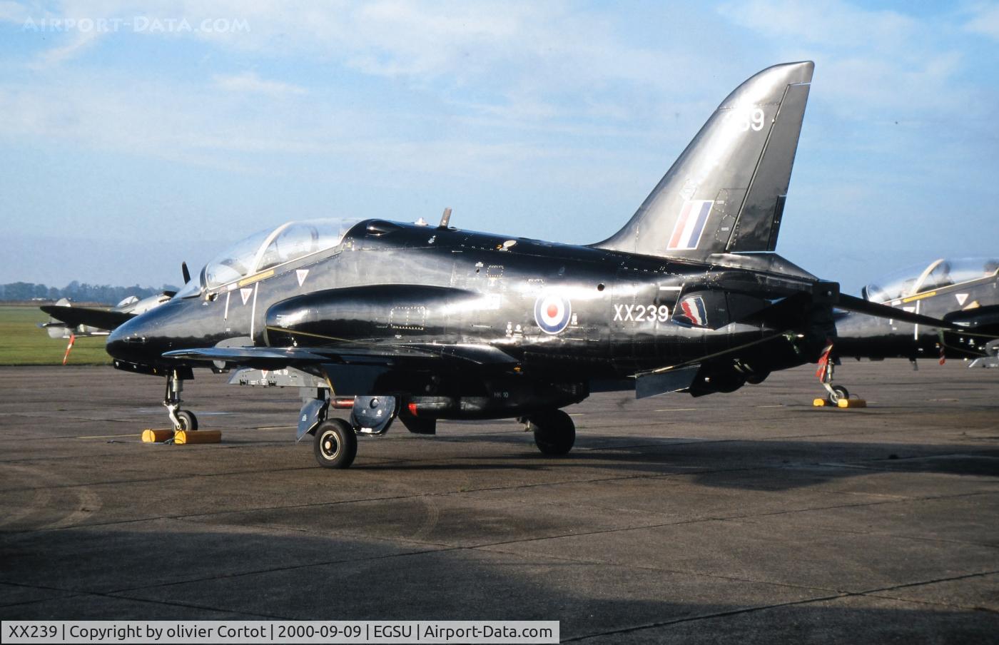 XX239, 1978 Hawker Siddeley Hawk T.1W C/N 075/312075, Duxford airshow 2000