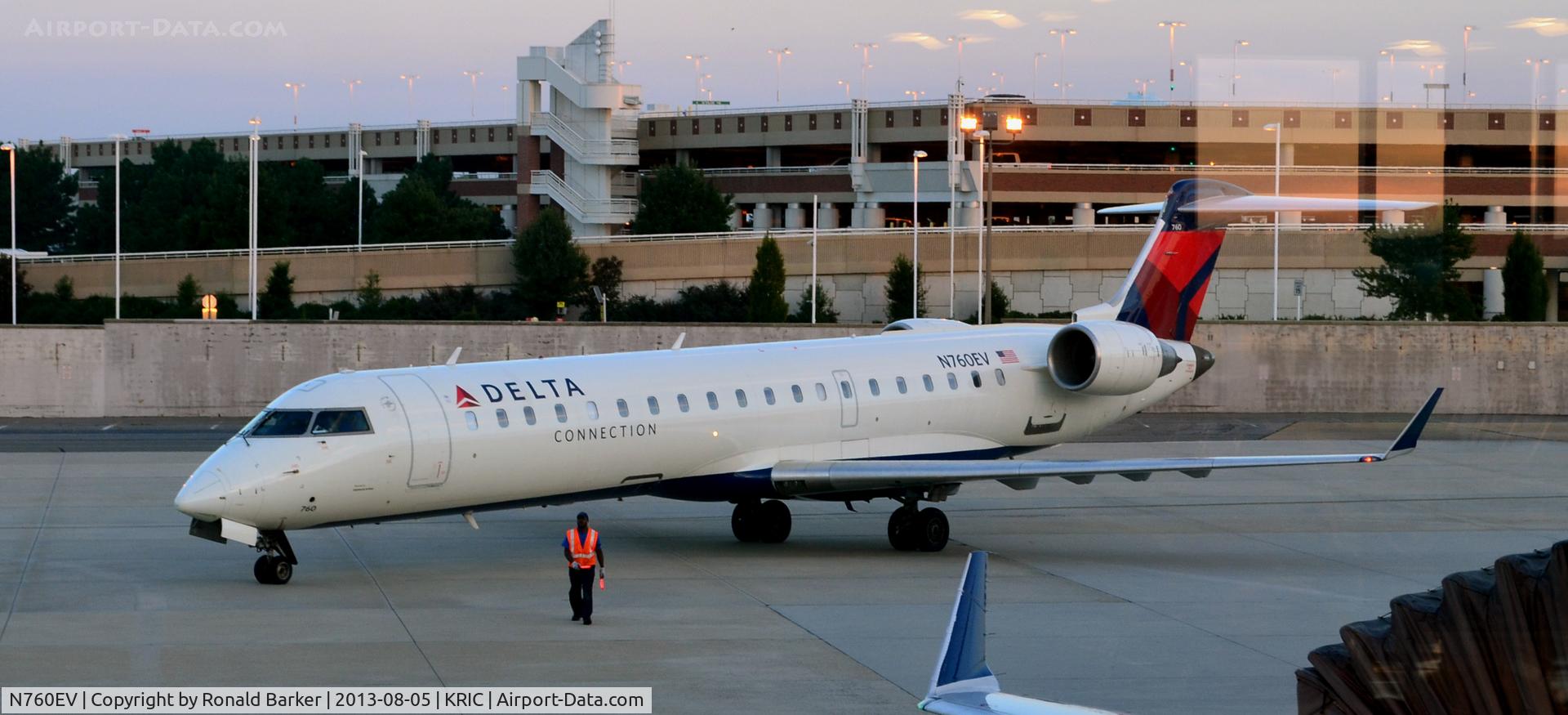 N760EV, 2005 Bombardier CRJ-701ER (CL-600-2C10) Regional Jet C/N 10212, Ready for taxi Richmond