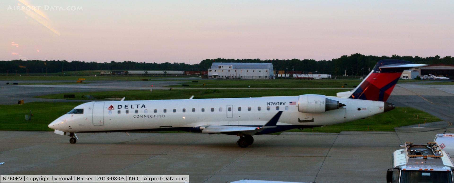 N760EV, 2005 Bombardier CRJ-701ER (CL-600-2C10) Regional Jet C/N 10212, Taxi Richmond