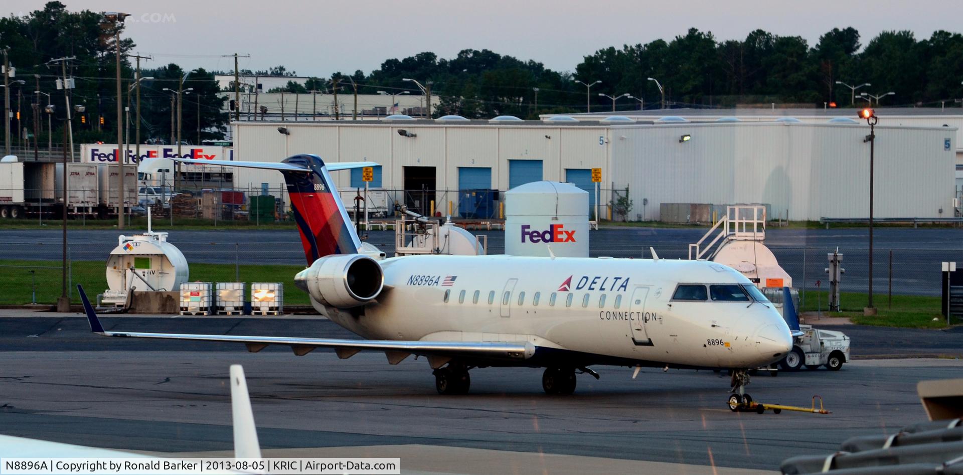 N8896A, 2004 Bombardier CRJ-200LR (CL-600-2B19) C/N 7896, Richmond