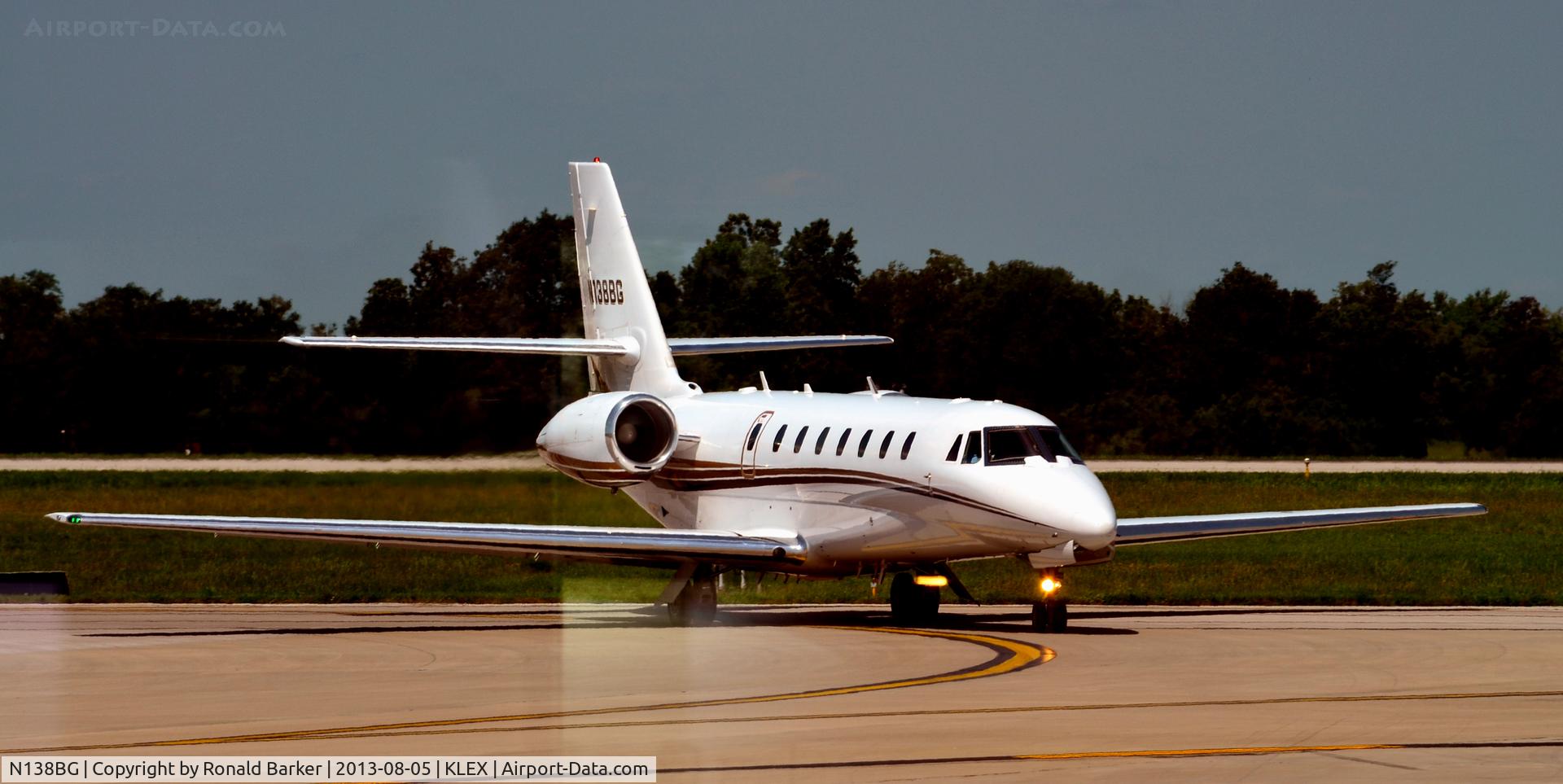 N138BG, 2007 Cessna 680 Citation Sovereign C/N 680-0135, Taxi Lexington