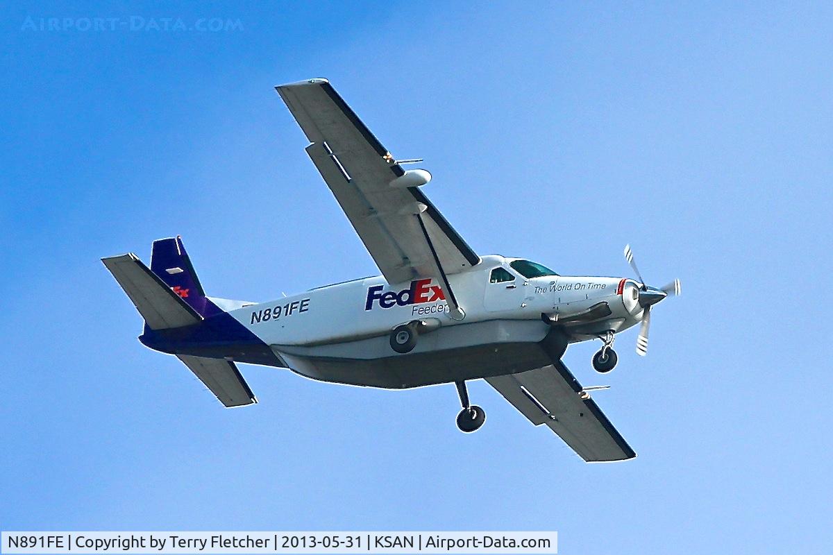 N891FE, 1990 Cessna 208B C/N 208B0221, Overhead Balboa Park en route to San Diego International