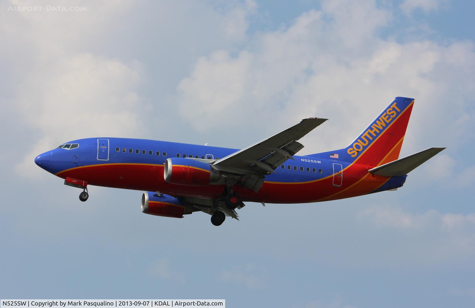 N525SW, 1992 Boeing 737-5H4 C/N 26567, Boeing 737-500