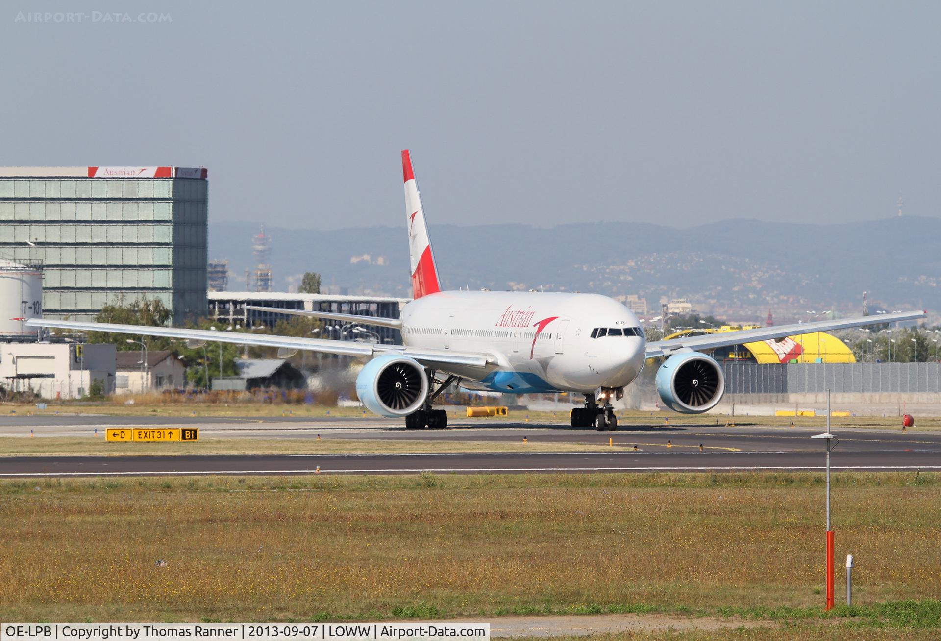 OE-LPB, 1998 Boeing 777-2Z9/ER C/N 28699, Austrian B777