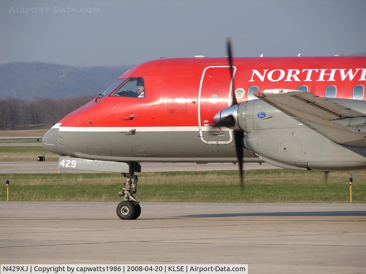 N429XJ, 1997 Saab 340B C/N 340B-429, Mesaba arriving from MSP.