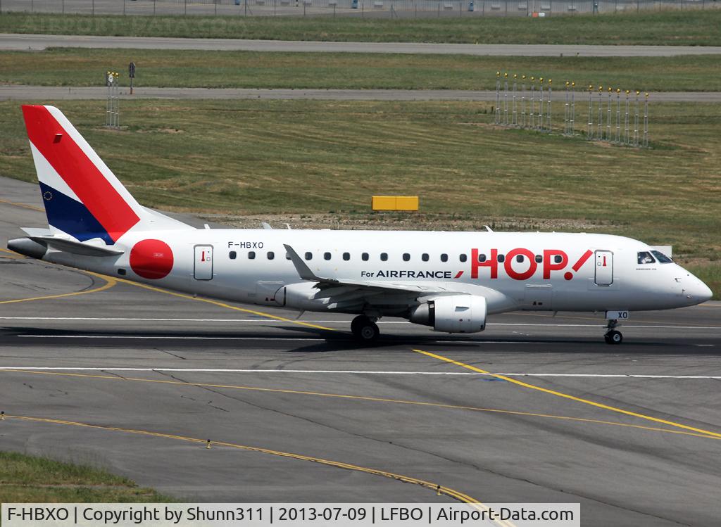 F-HBXO, 2004 Embraer 170LR (ERJ-170-100LR) C/N 17000033, Lining up rwy 14R for departure...