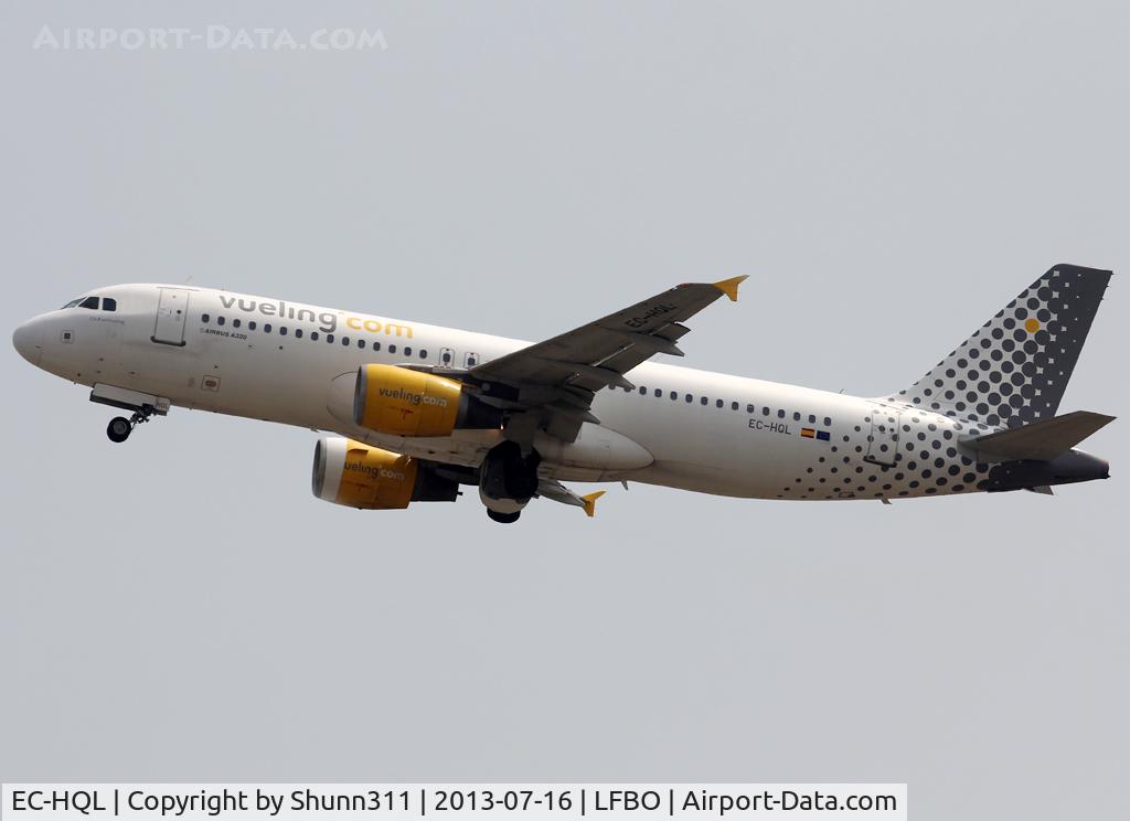 EC-HQL, 2001 Airbus A320-214 C/N 1461, Taking off from rwy 32L