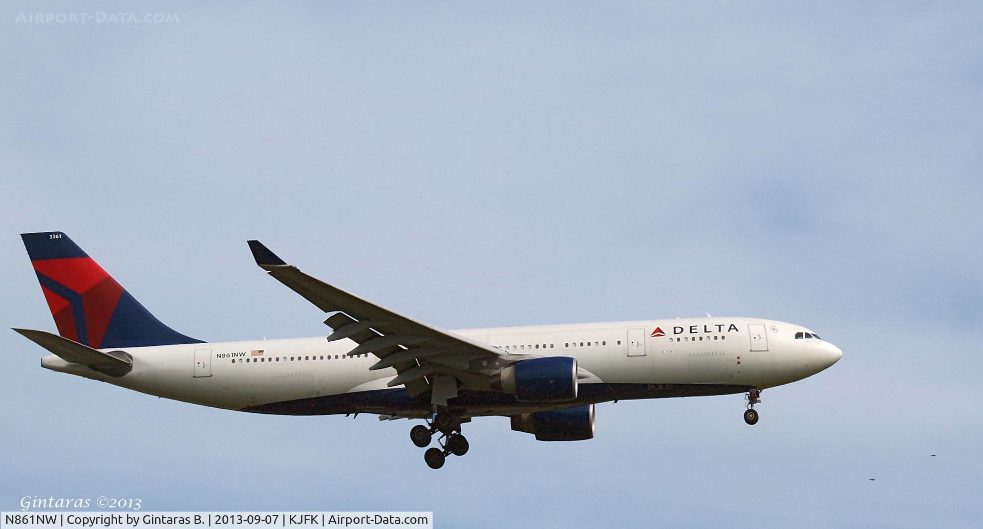 N861NW, 2006 Airbus A330-223 C/N 0796, Coming to a landing @ 22L, JFK