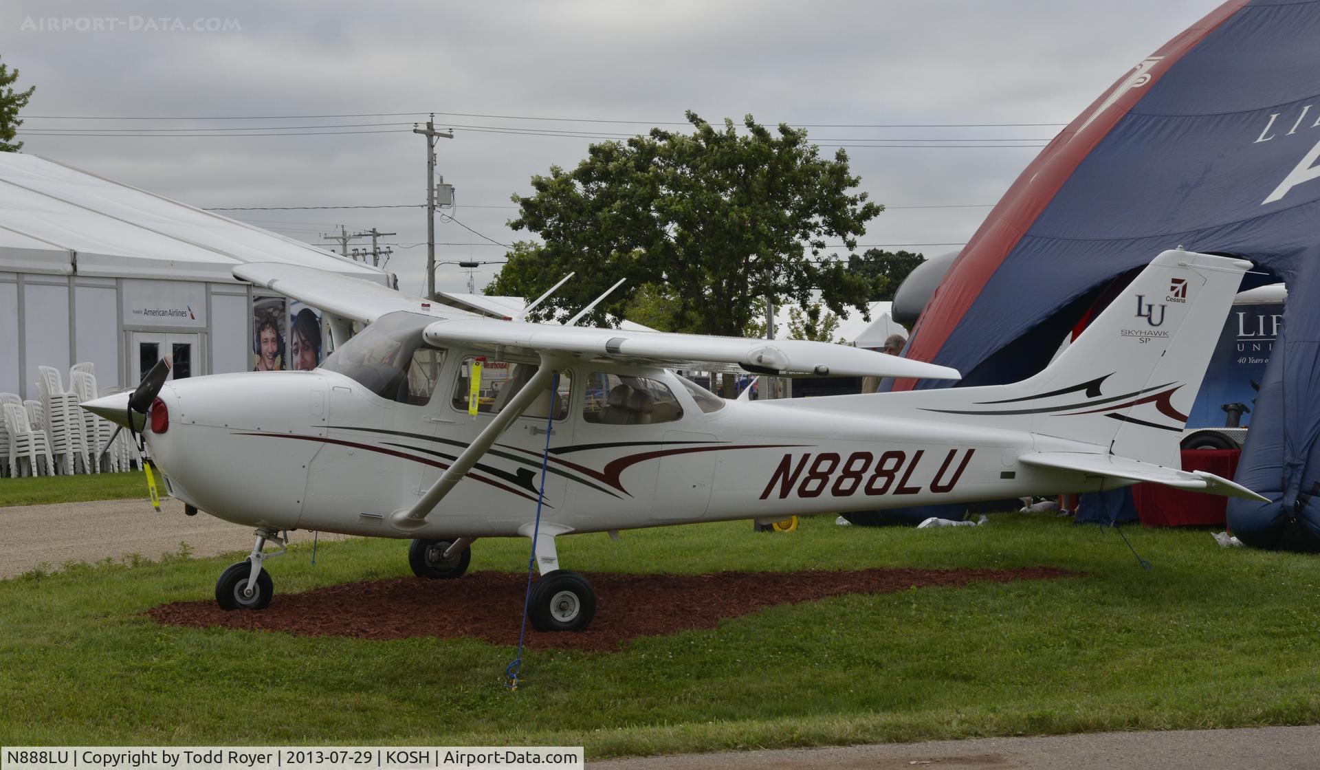 N888LU, 2012 Cessna 172S C/N 172S11206, Airventure 2013