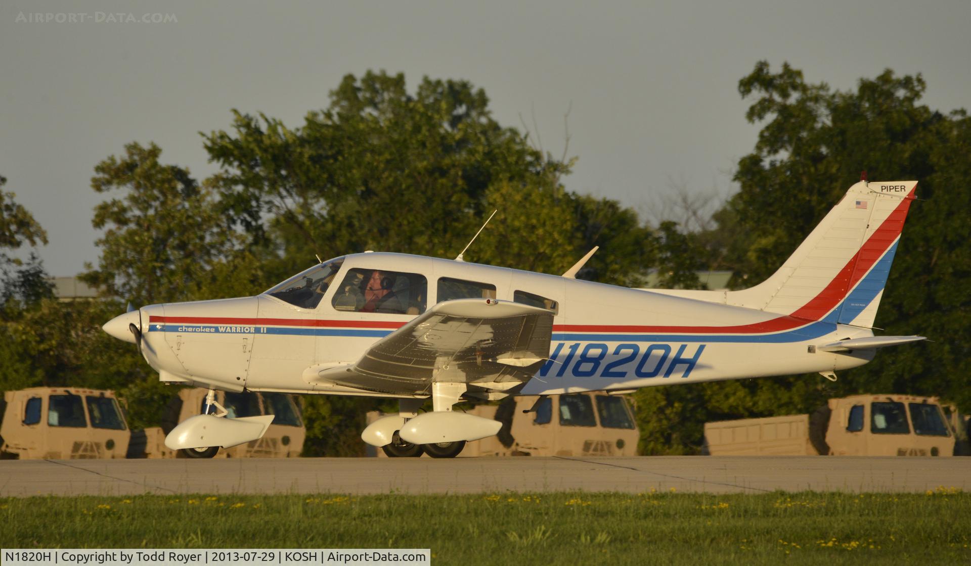 N1820H, 1977 Piper PA-28-161 C/N 28-7716053, Airventure 2013