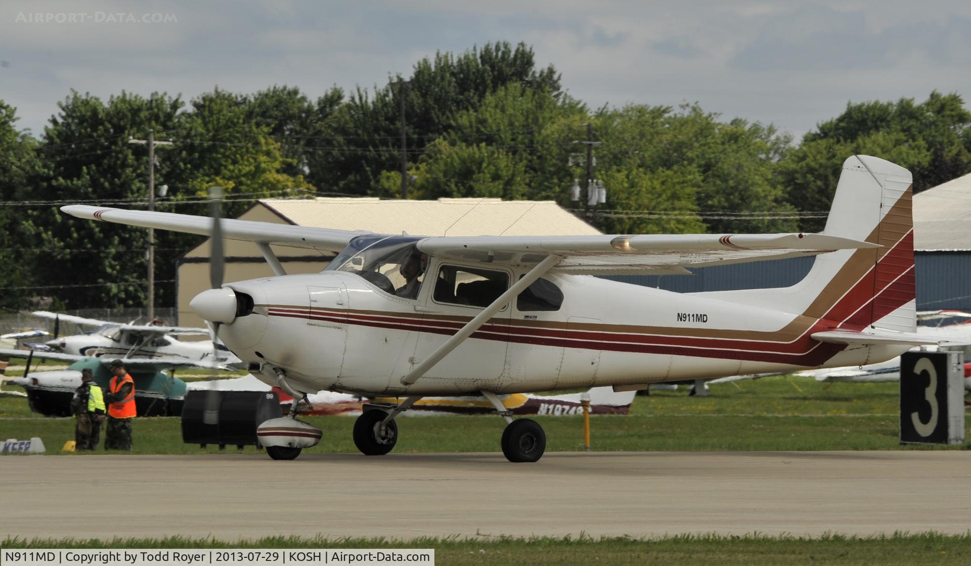N911MD, 1957 Cessna 182A Skylane C/N 34174, Airventure 2013