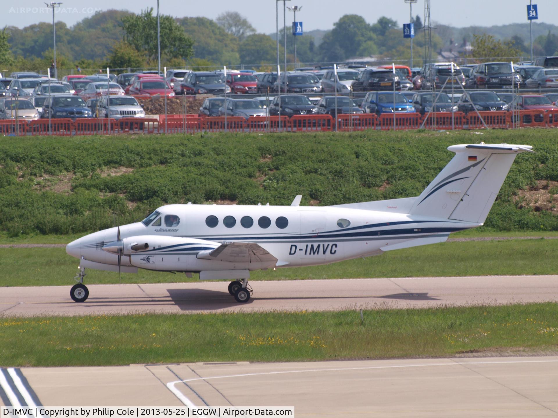 D-IMVC, 2000 Raytheon B200 King Air C/N BB-1741, Visitor to Luton for the Football