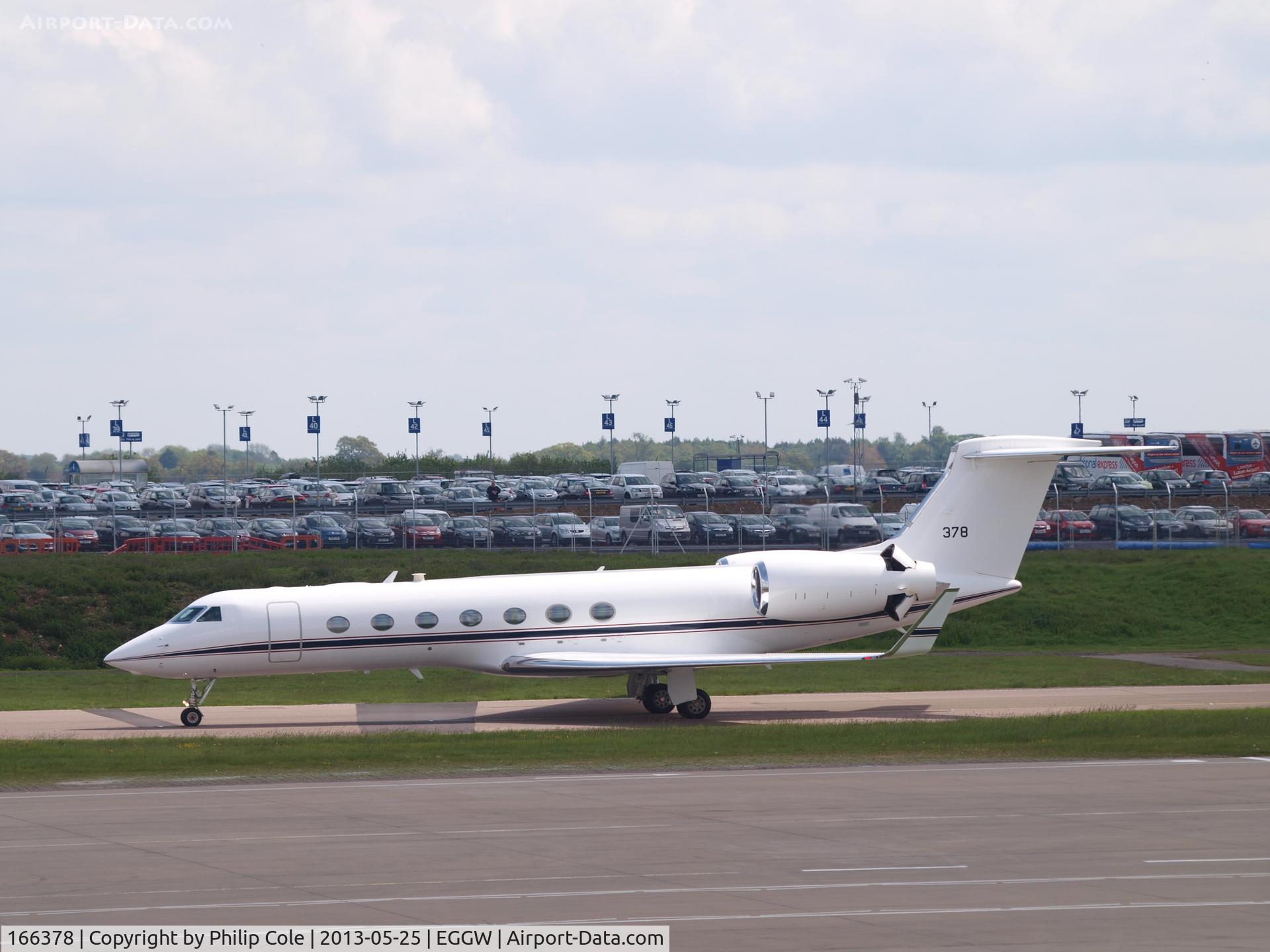 166378, 2005 Gulfstream Aerospace C-37B Gulfstream 550 C/N 5098, Flew in from RAF Northolt with a Window problem.