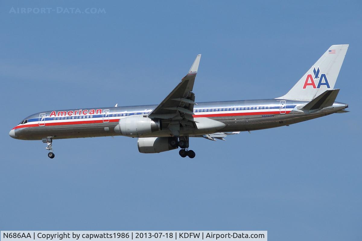 N686AA, 1992 Boeing 757-223 C/N 25343, AA 752 @ DFW