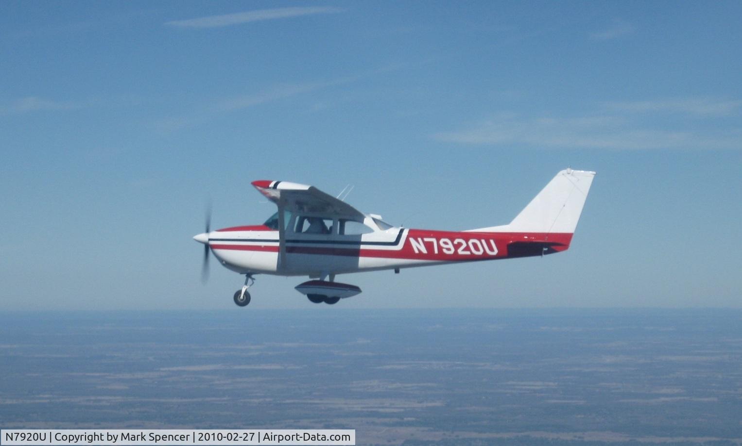 N7920U, 1964 Cessna 172F C/N 17251920, In Flight