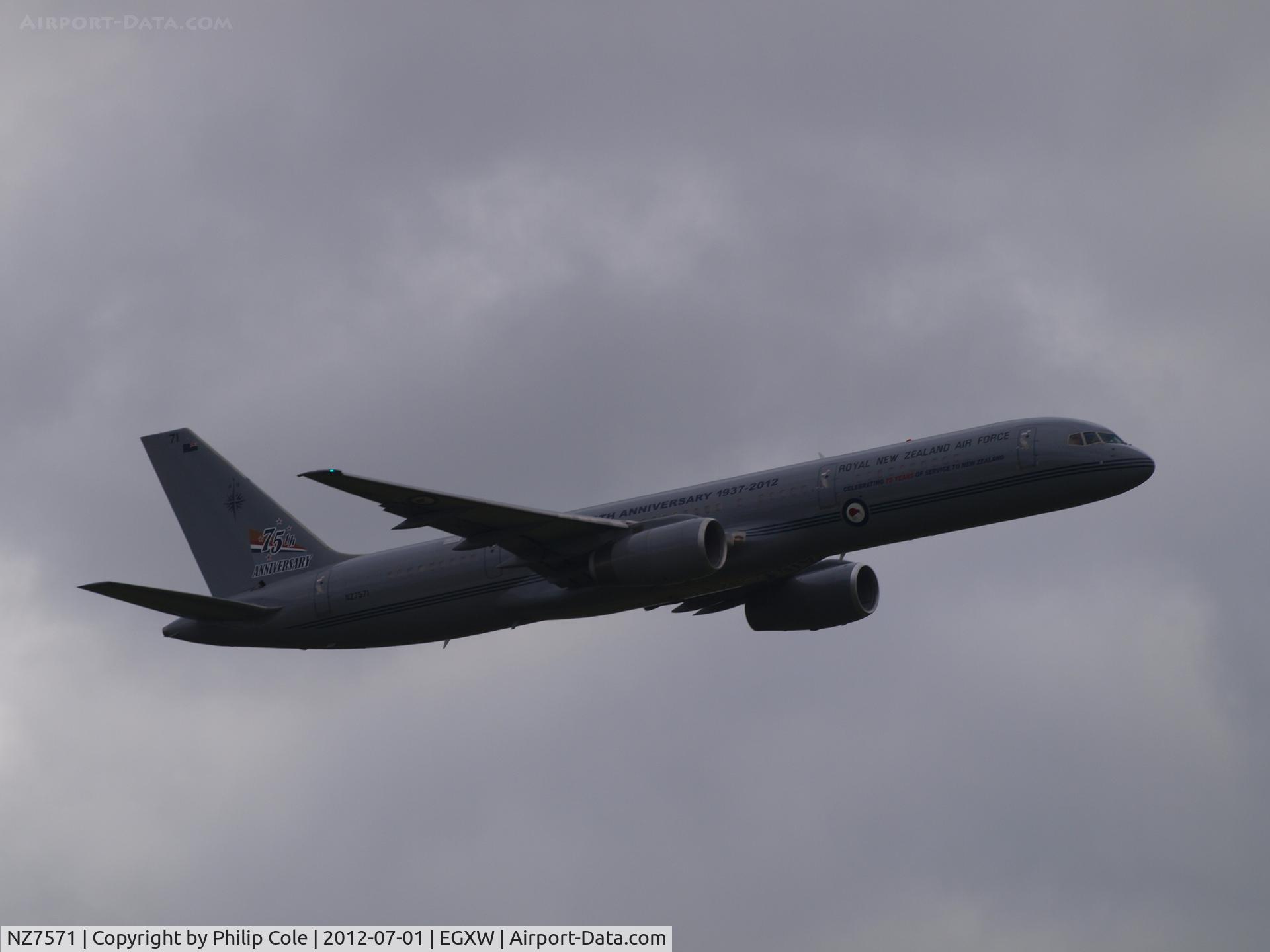 NZ7571, 1992 Boeing 757-2K2 C/N 26633, RAF Waddington Airshow 2012