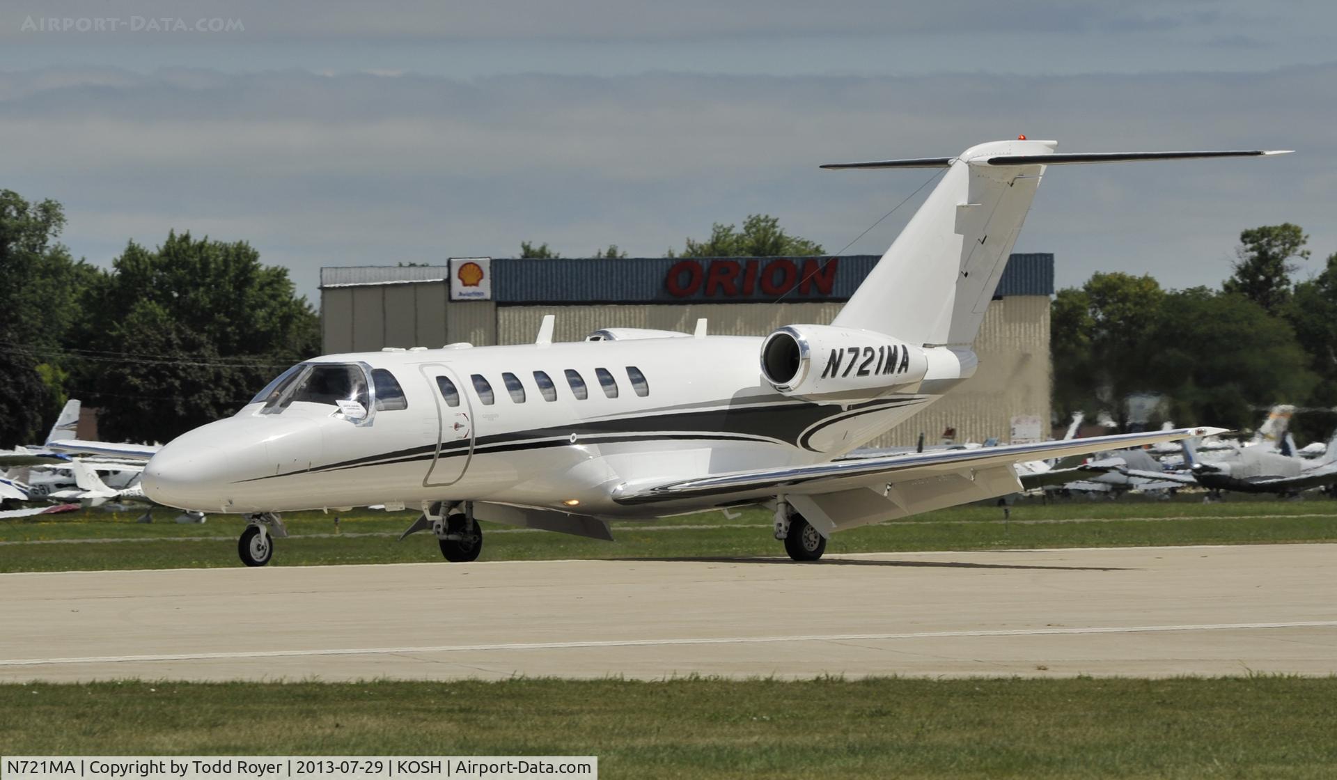 N721MA, 2008 Cessna 525B CitationJet CJ3 C/N 525B-0288, Airventure 2013