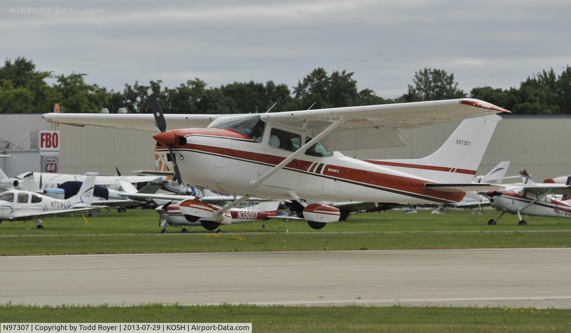 N97307, 1979 Cessna 182Q Skylane C/N 18267052, Airventure 2013