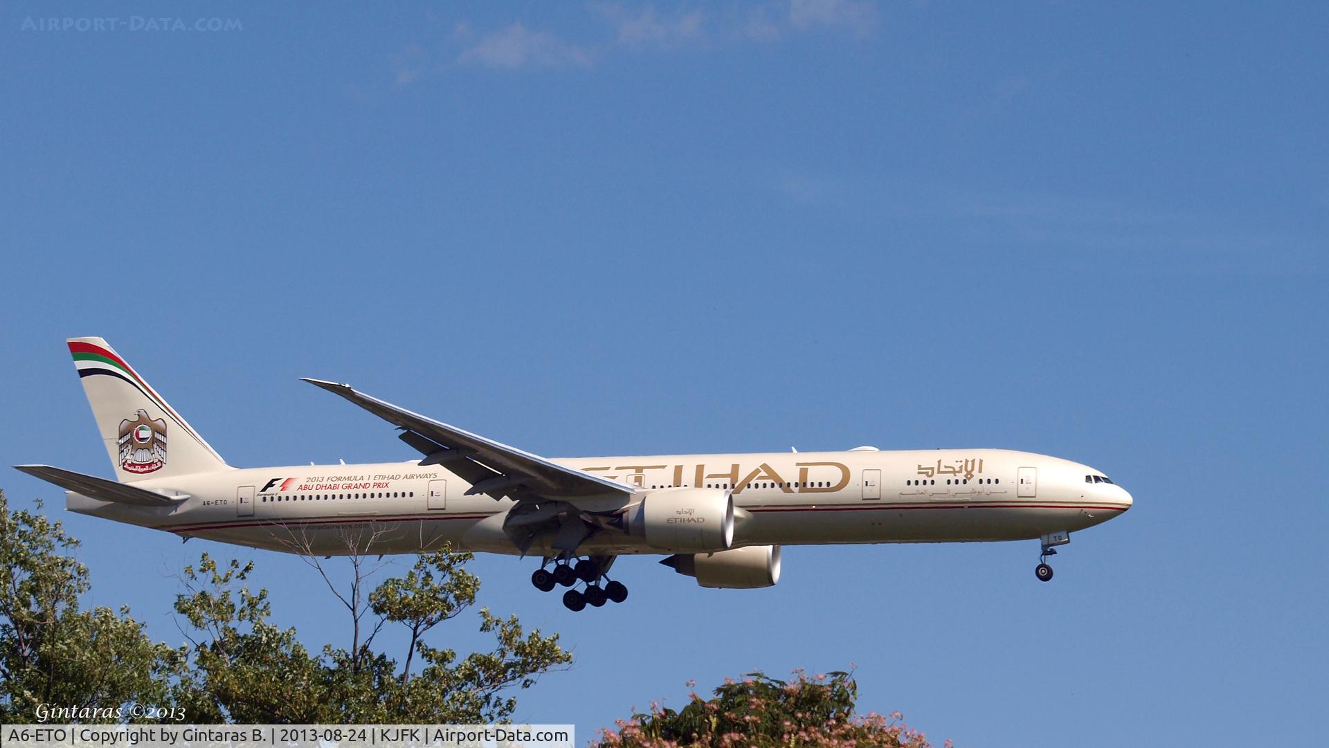 A6-ETO, 2013 Boeing 777-3FX/ER C/N 39690, Goint to a landing on 22L @ JFK