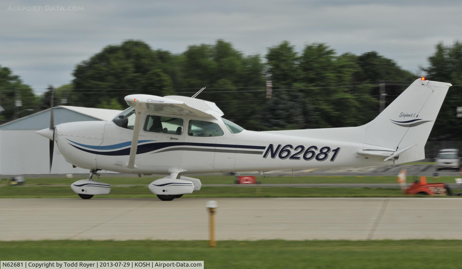 N62681, 1981 Cessna 172P C/N 17275323, Airventure 2013