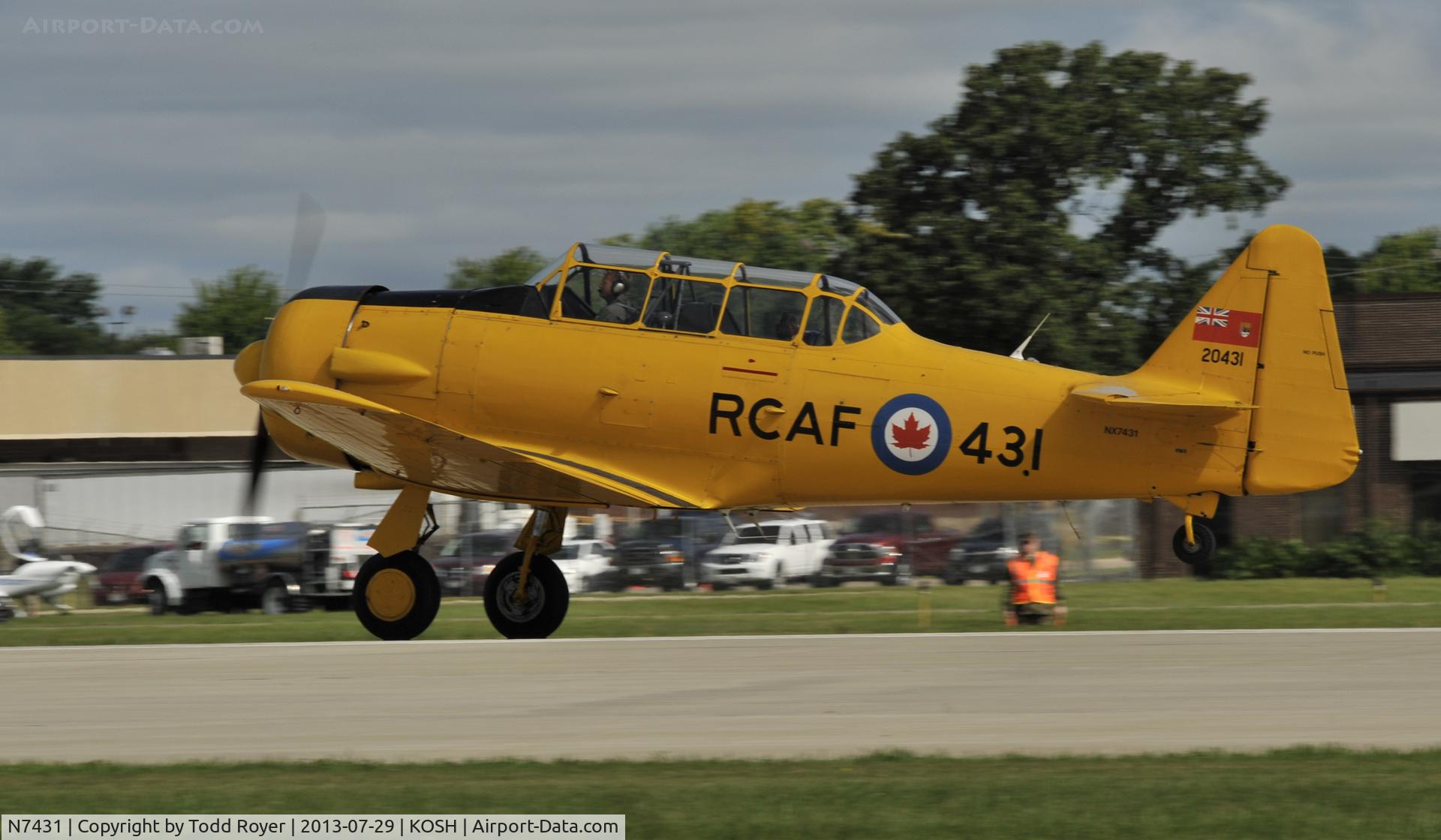 N7431, 1952 Canadian Car & Foundry Harvard MK IV C/N CCF4 222, Airventure 2013