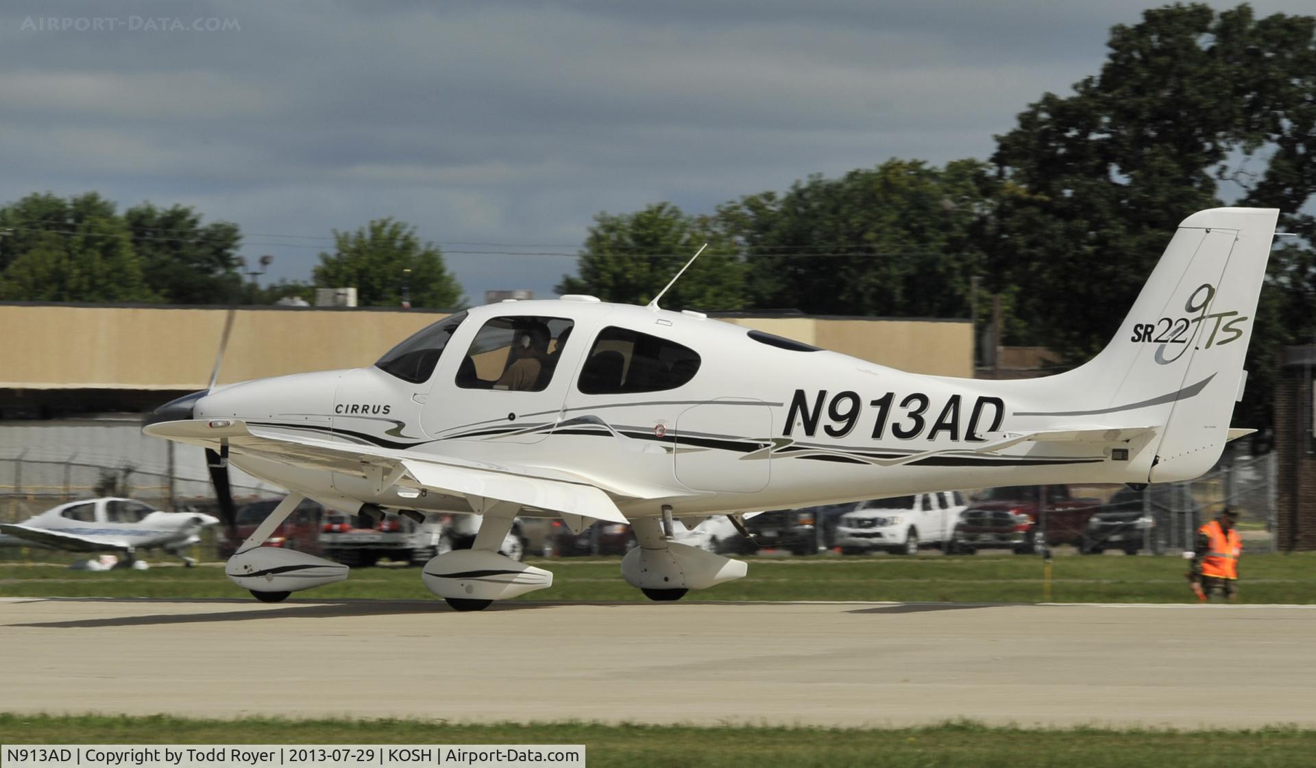 N913AD, 2005 Cirrus SR22 GTS C/N 1520, Airventure 2013