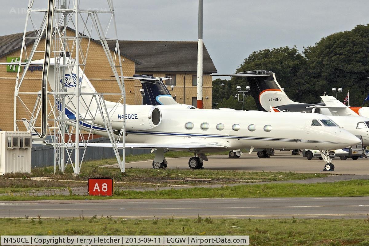 N450CE, Gulfstream Aerospace GIV-X (G450) C/N 4250, At Luton Airport