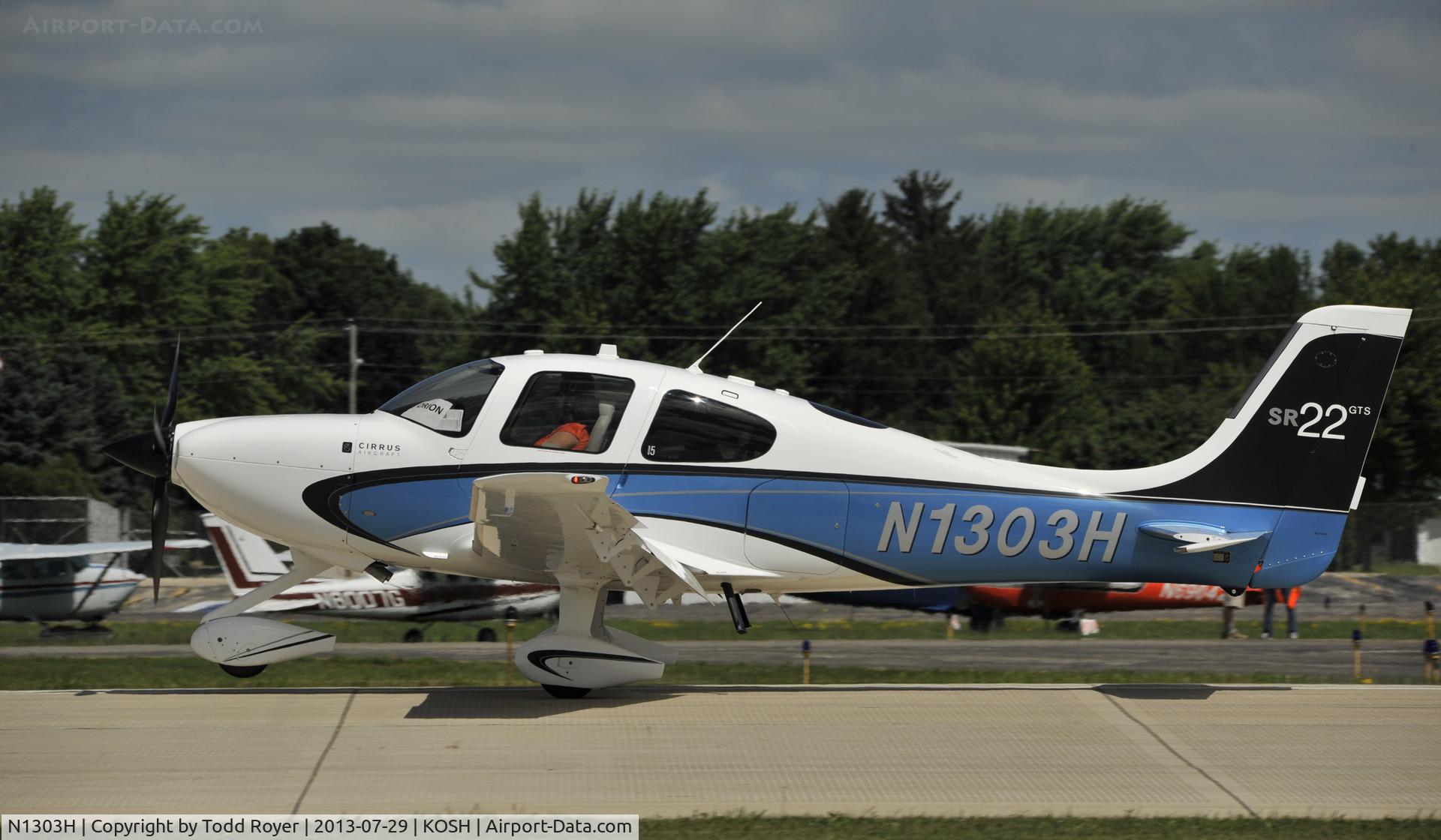 N1303H, Cirrus SR22 GTS C/N 3712, Airventure 2013