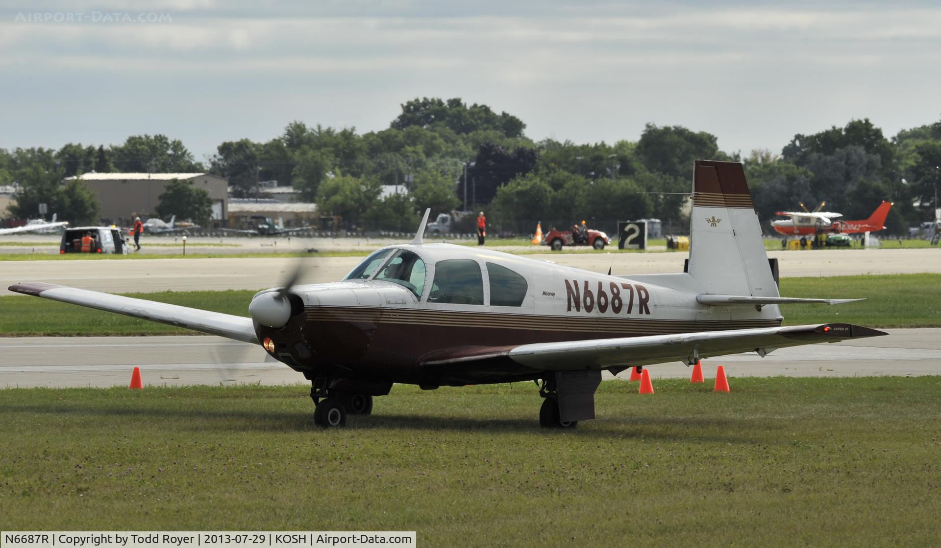 N6687R, 1964 Mooney M20E C/N 430, Airventure 2013