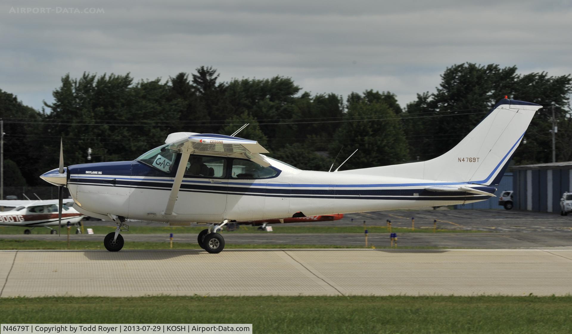 N4679T, 1981 Cessna R182 Skylane RG C/N R18201731, Airventure 2013